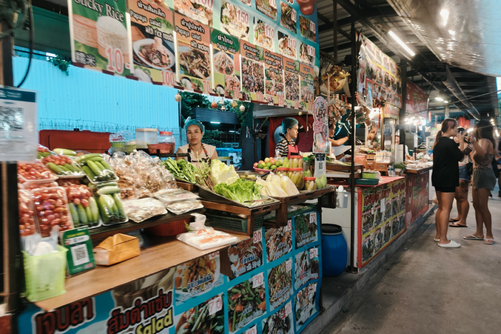stree-food-at-jomtien-market